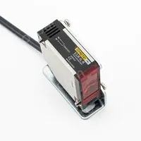 Retroreflective photoelectric switch E3JK-R2M1 12-24VDC 5 wires Sensing distance 2m